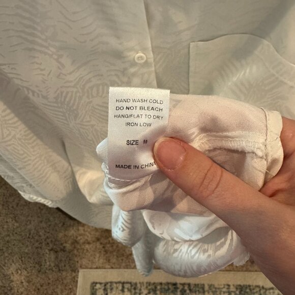 VICI White Satin Jacquard Button Down Blouse Women’s Size M - Picture 7 of 7
